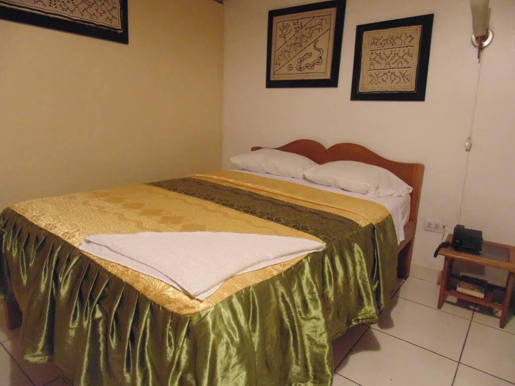Hotel La Casona Икитос Экстерьер фото